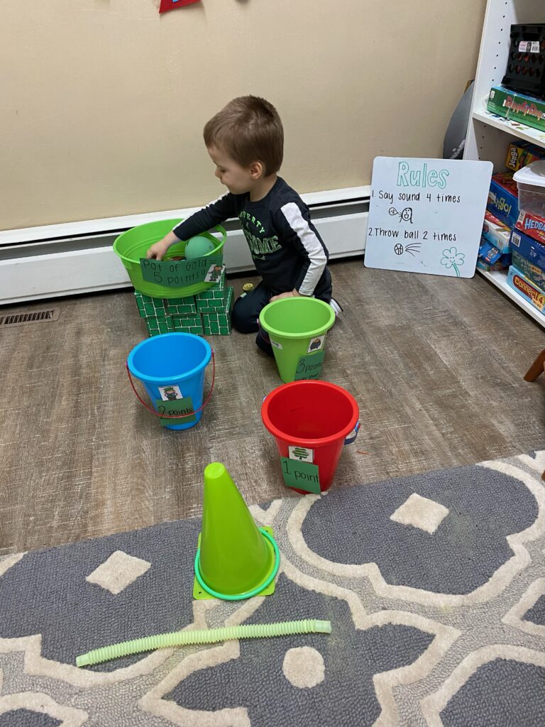 O-is-choosing-his-lucky-coin-after-learning-and-producing-2-new-words-768x1024